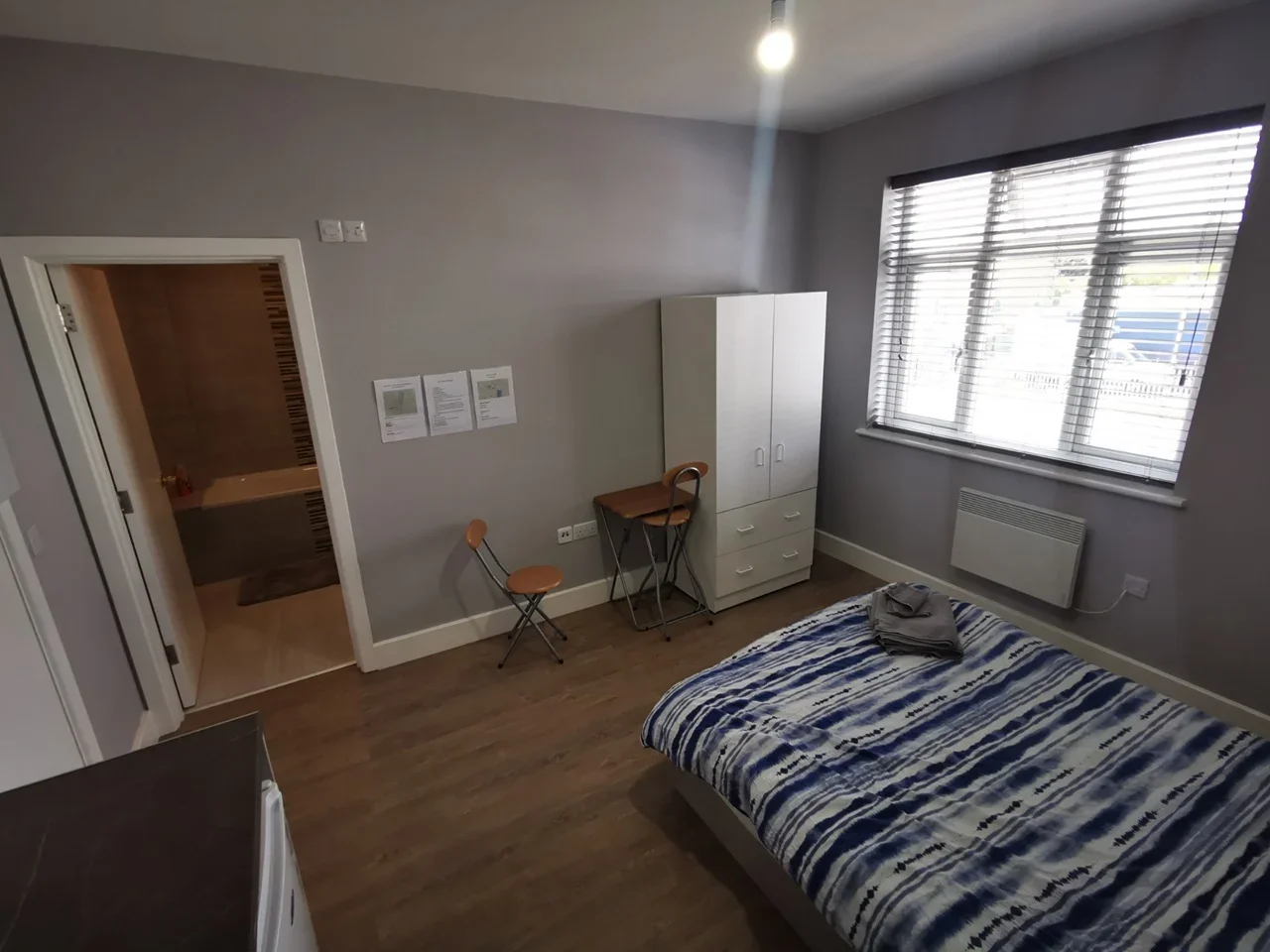 Flat Bideford Road in Greater London
