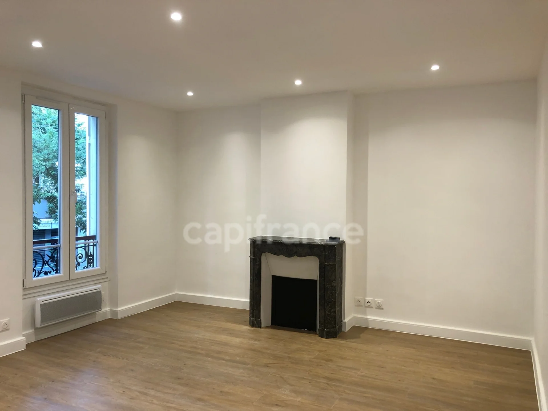 Flat Rue d'Alésia in Paris