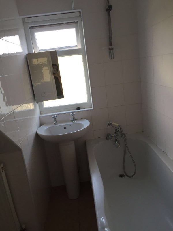 Room Glennie Road in Greater London
