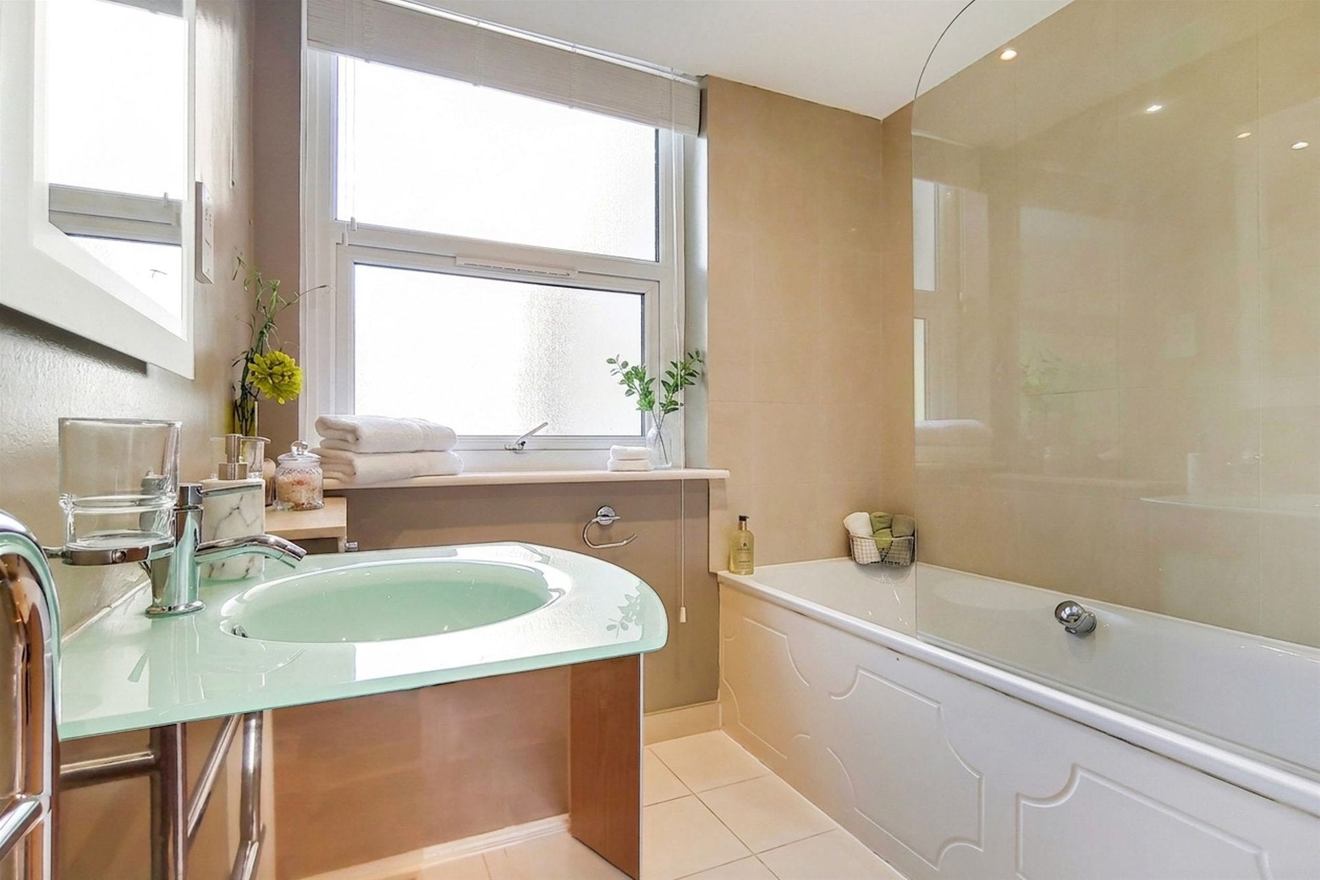 Flat Boydell Court in Greater London