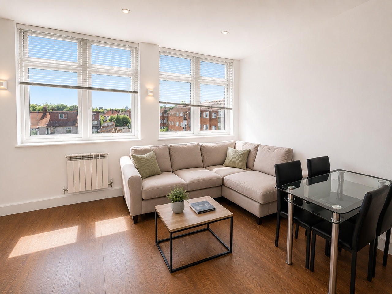 Flat Westbourne Court in Greater London