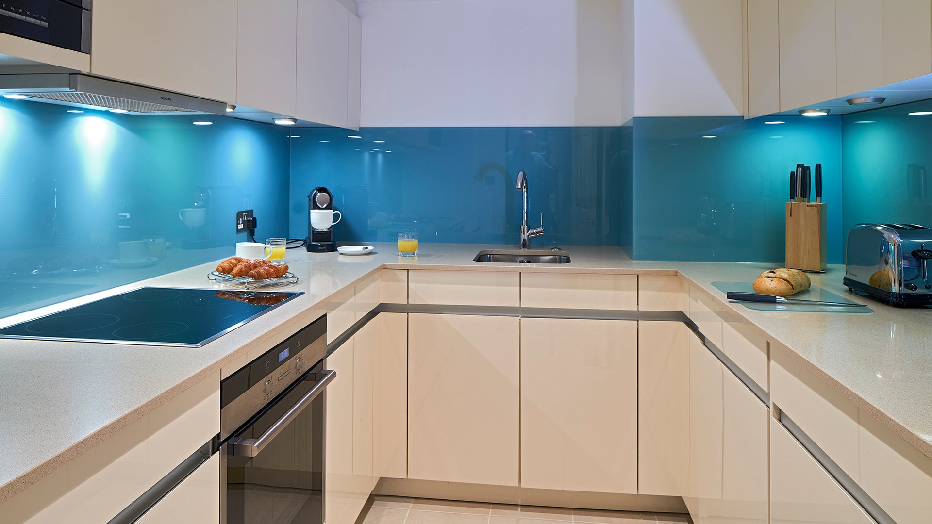 Flat St. Clement's Court in City of London
