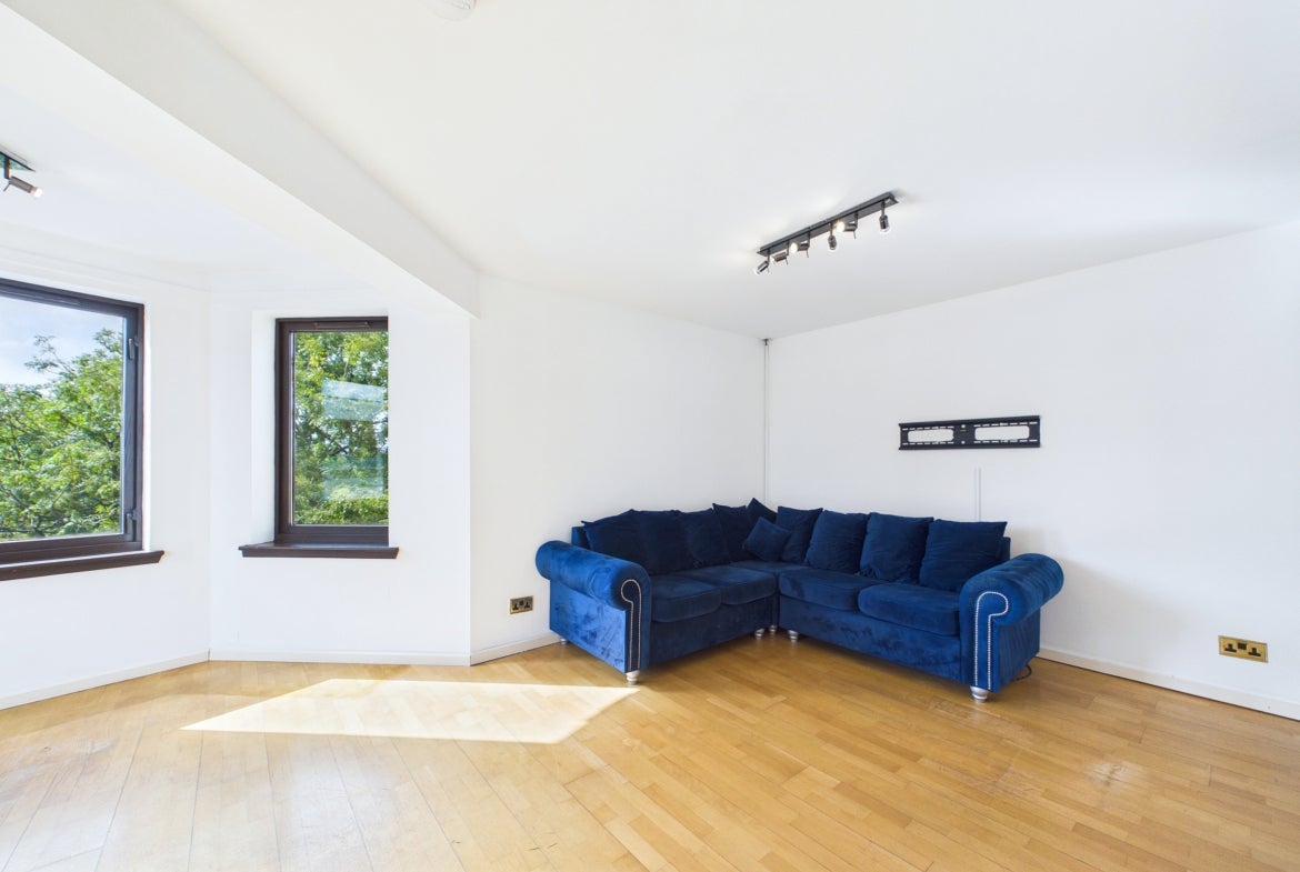Flat Rutland Court in Glasgow