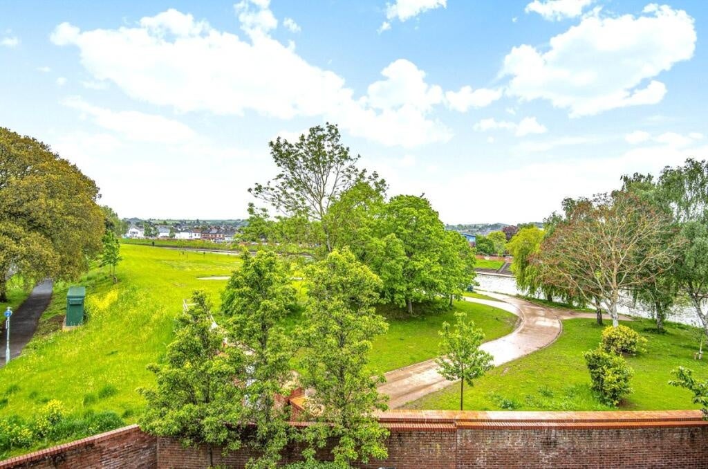 Flat Princess Alexandra Court in Exeter