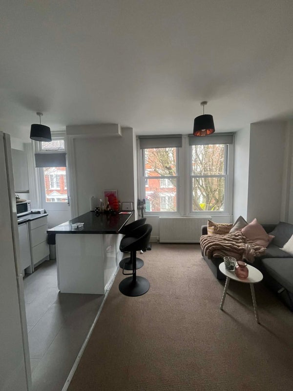 Room Rostrevor Road in Greater London