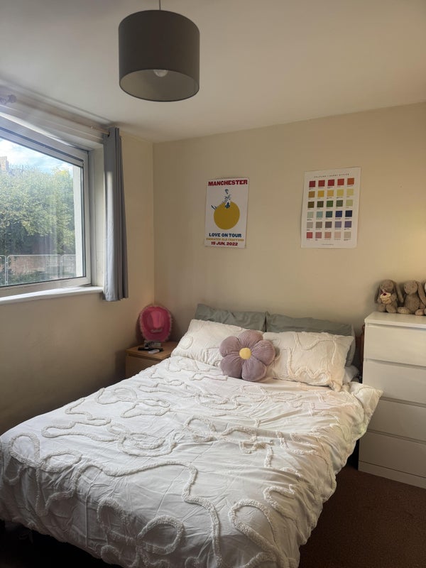 Room Endwell Road in Greater London