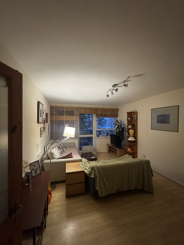 Room Endwell Road in Greater London