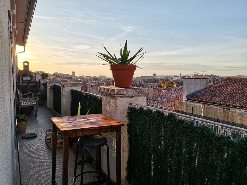 Flat Rue Edmond Rostand in Marseille