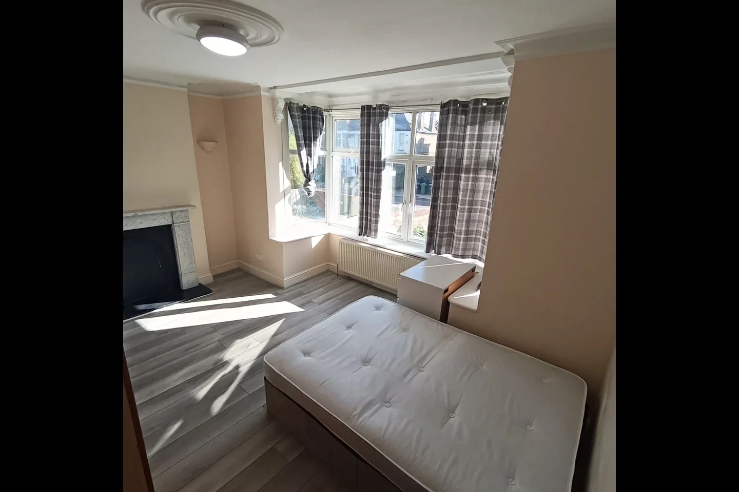 Flat Stanstead Road in Greater London