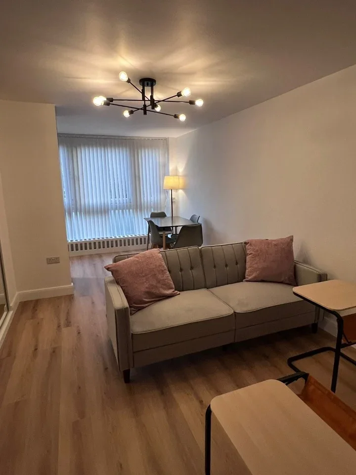Flat Hornsey Lane in Greater London
