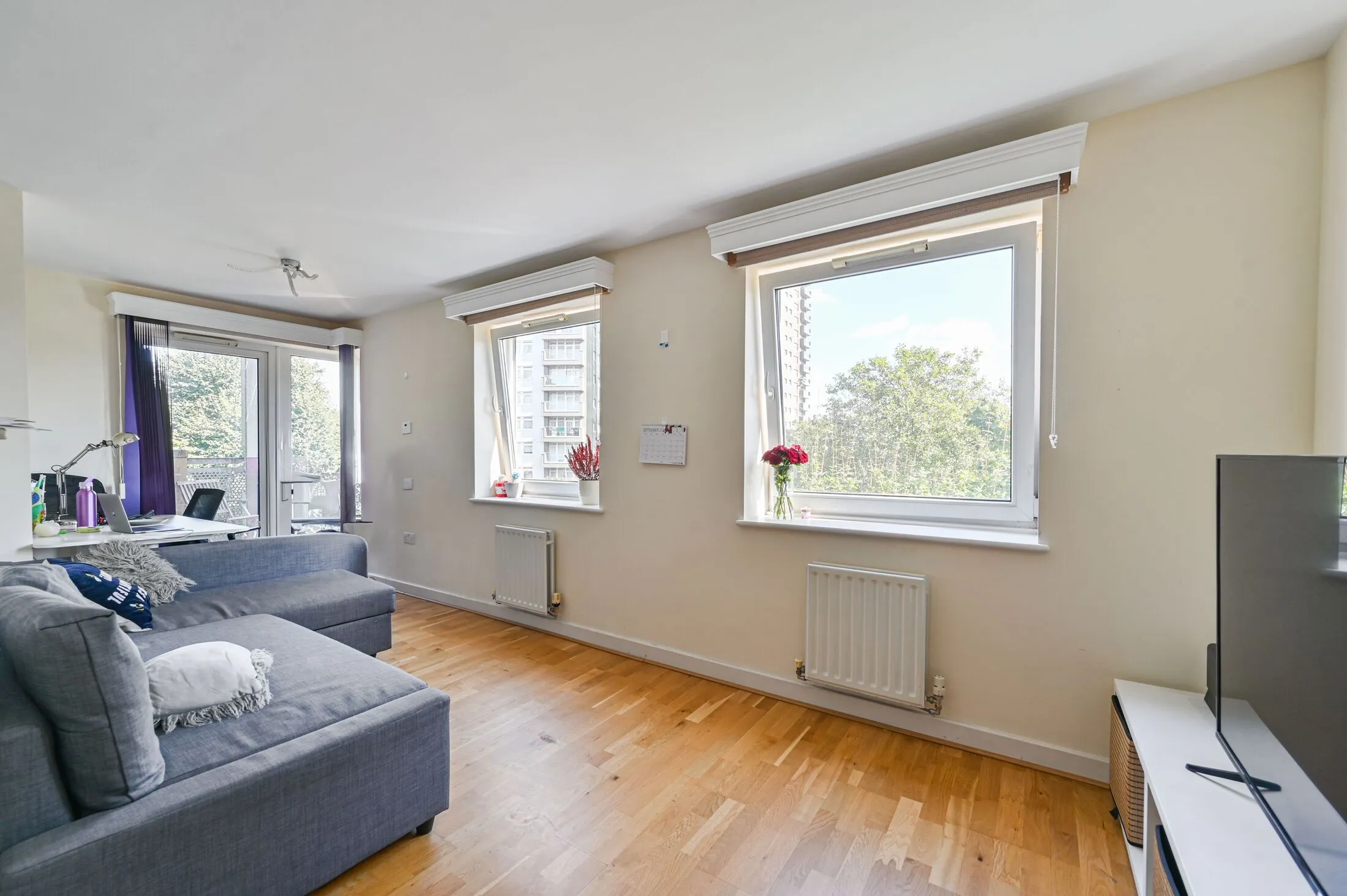 Flat Leo Street in Greater London
