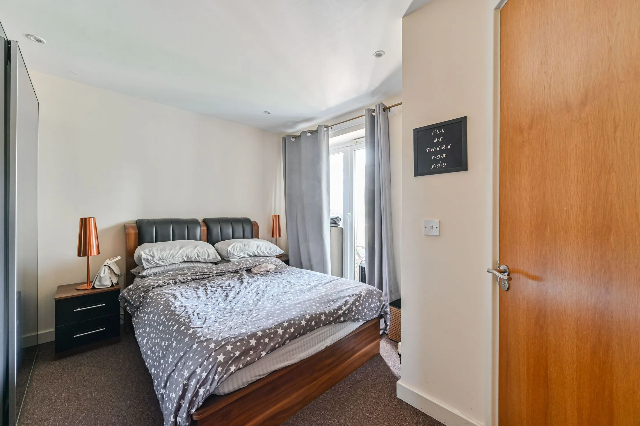 Flat Leo Street in Greater London