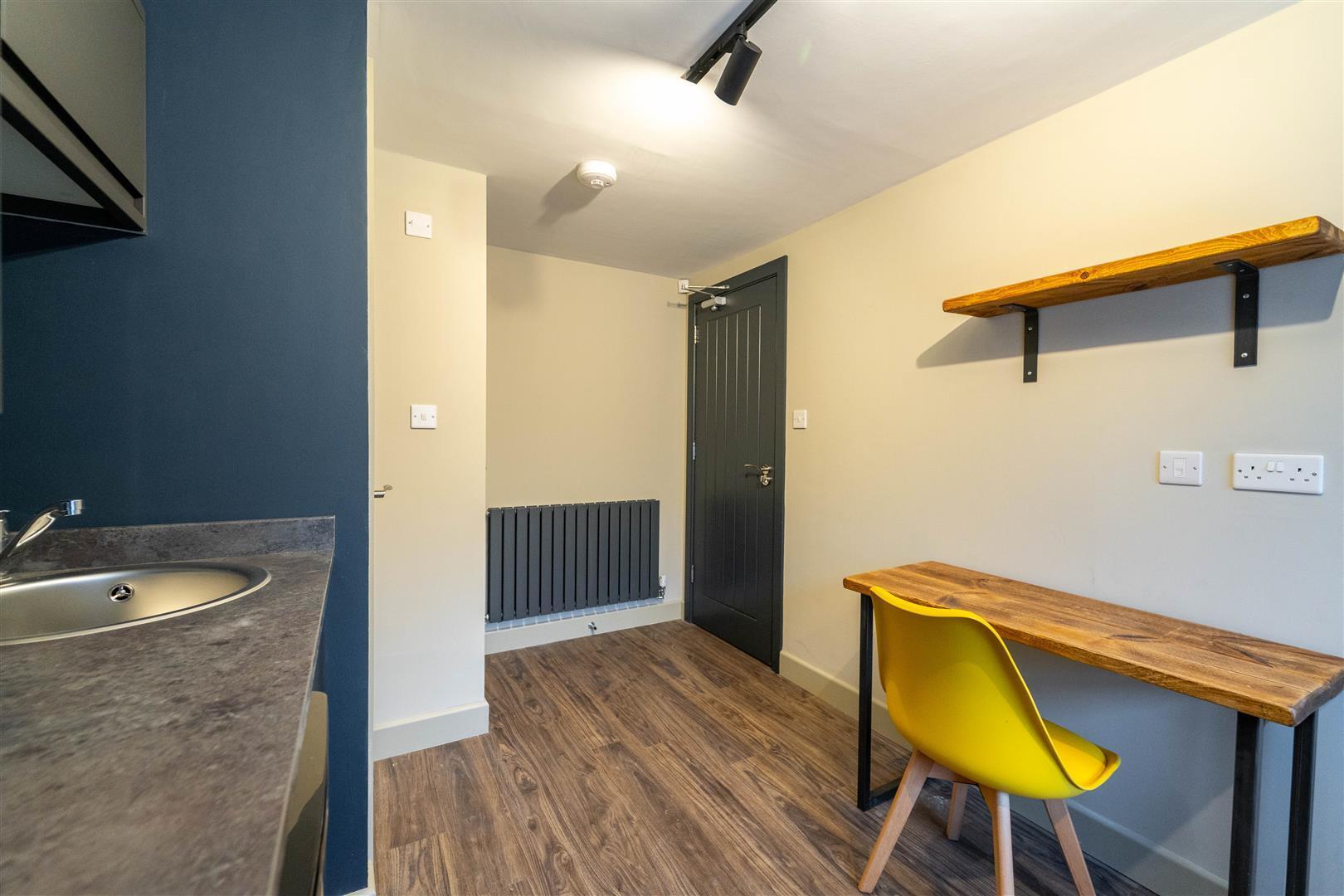 Flat Heeley Road in Birmingham