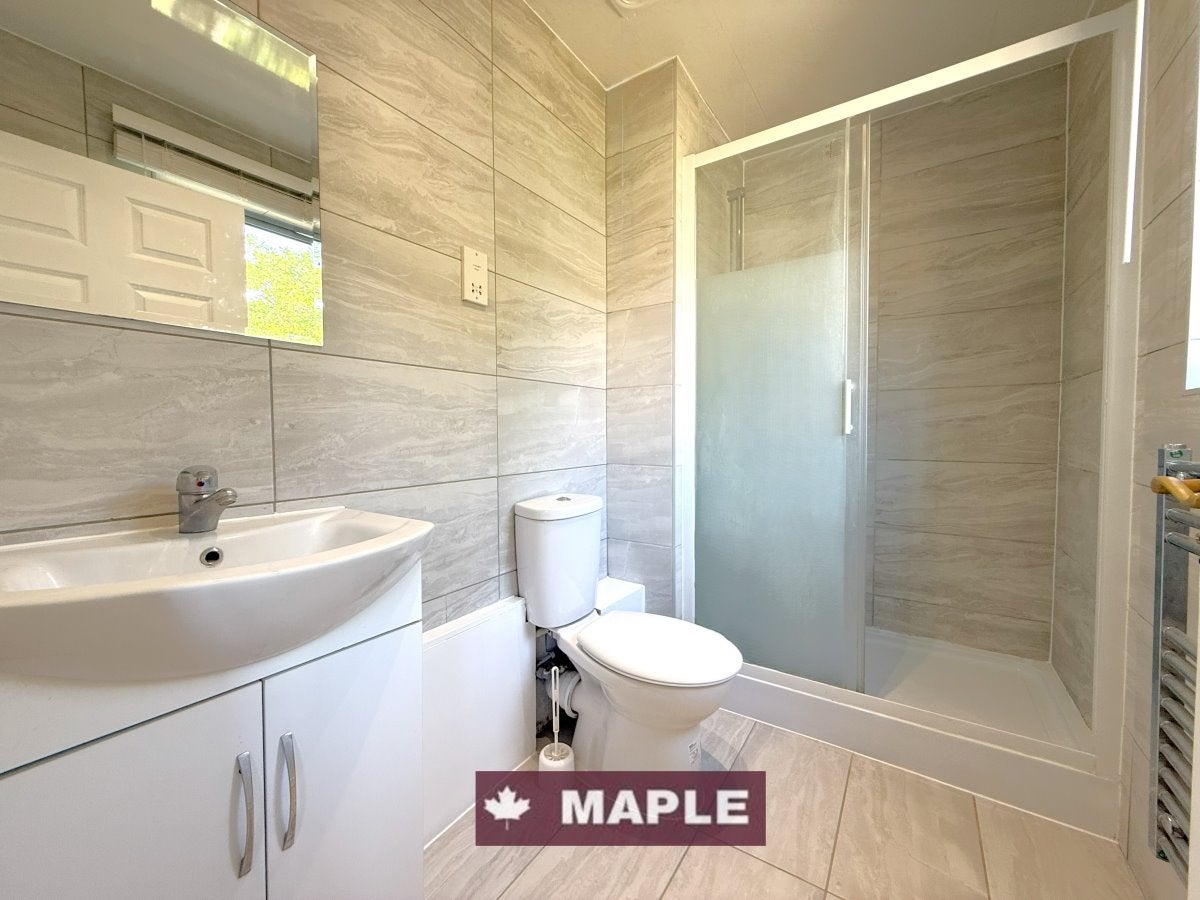Flat Florfield Road in London