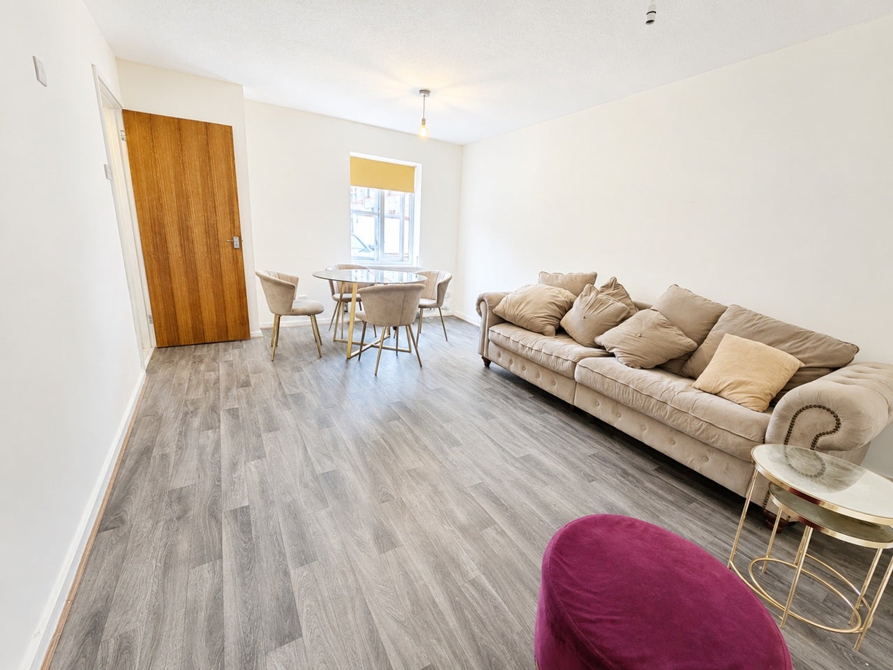 House Weymouth Close in Greater London