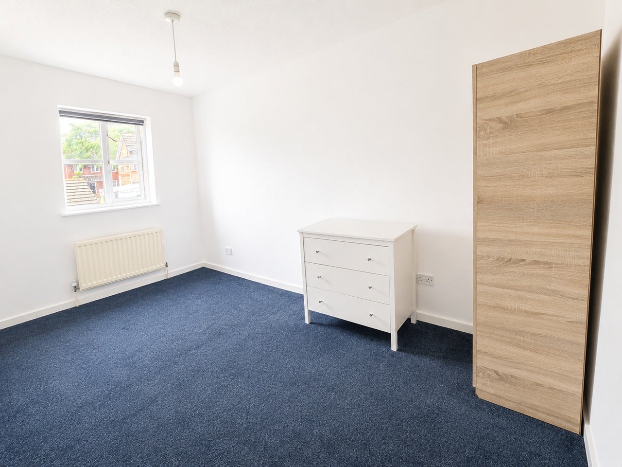House Weymouth Close in Greater London