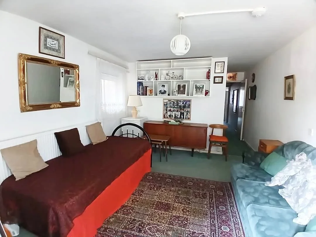 Flat Stonegrove Gardens in Greater London