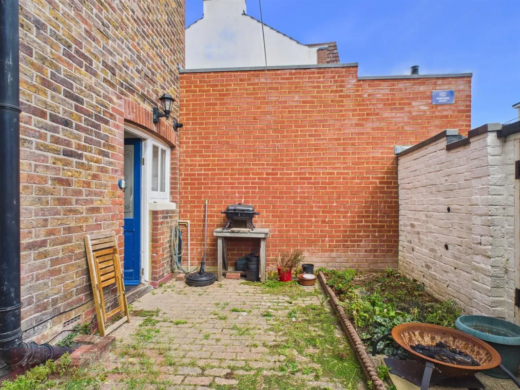 Flat Marmion Road in Portslade by Sea