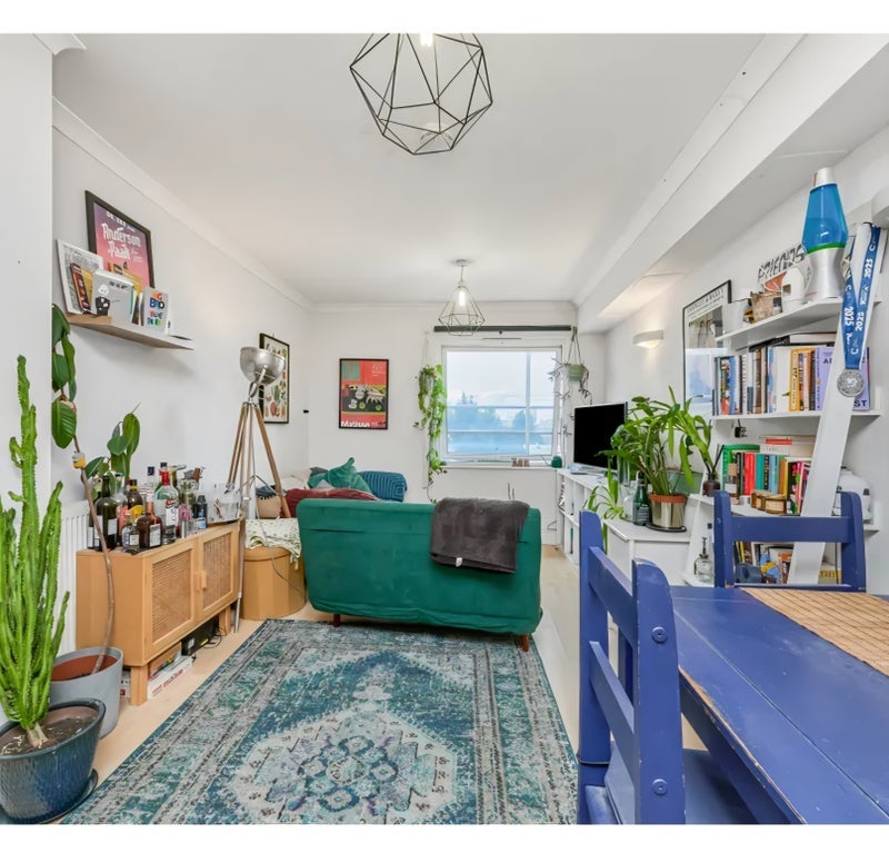 Flat Evan Cook Close in Greater London