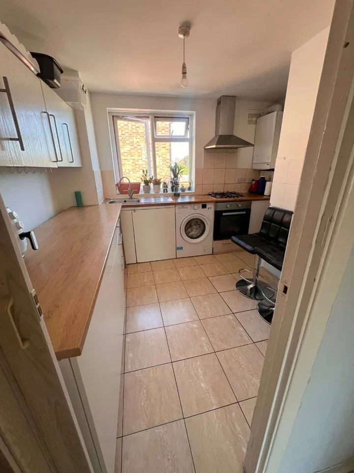 Flat St Barnabas Road in Greater London