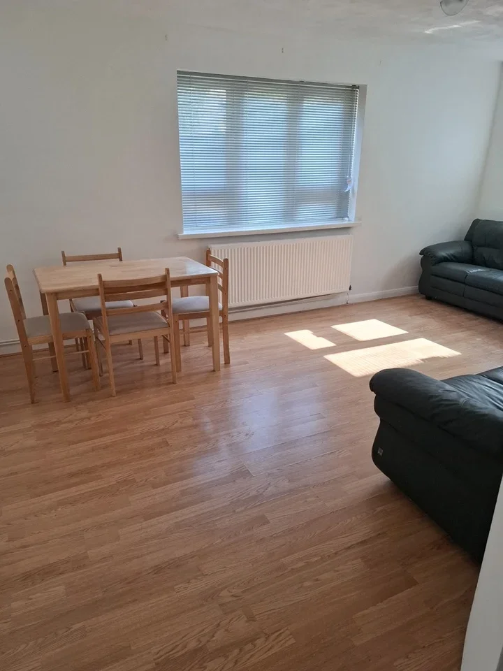Flat Lampton Road in London