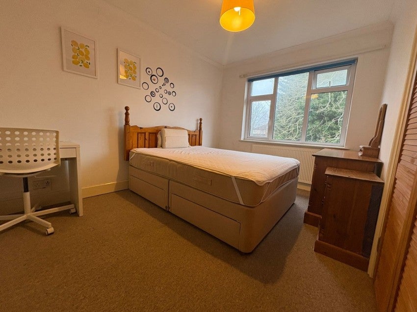 Room Burgess Road in Southampton