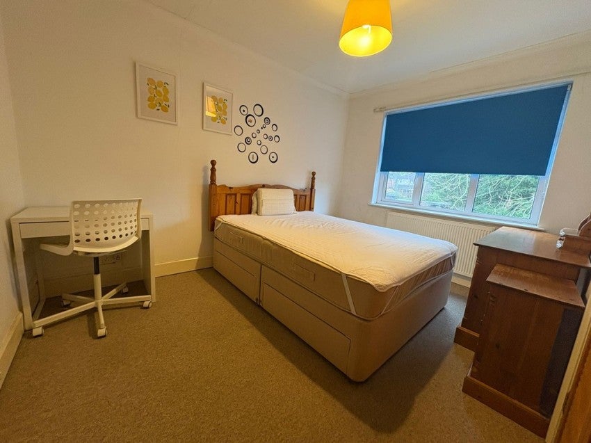 Room Burgess Road in Southampton