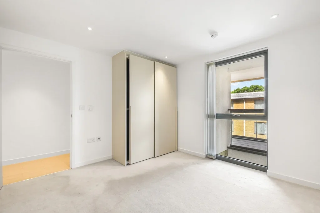 Flat Packington Square in Greater London