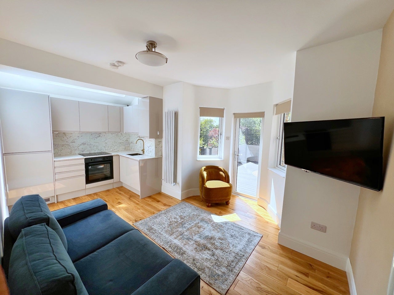Flat Tierney Road in Greater London