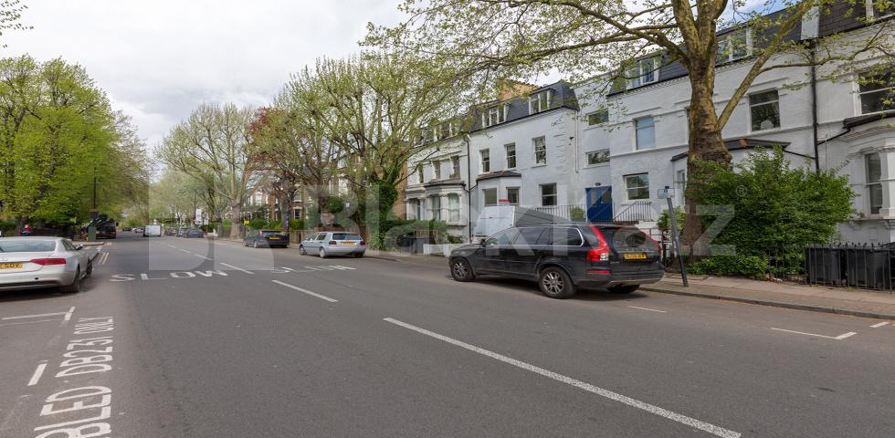 Flat Parkway in Greater London