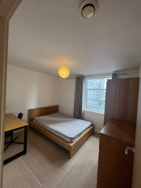 Flat Lower Ormond Street in Manchester