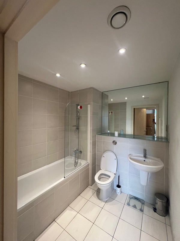 Flat Lower Ormond Street in Manchester