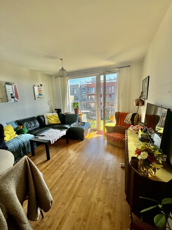 Room Bishops Way in Greater London
