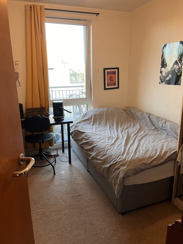 Room Bishops Way in Greater London