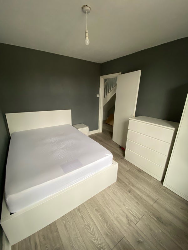 Room Datchet Road in Greater London