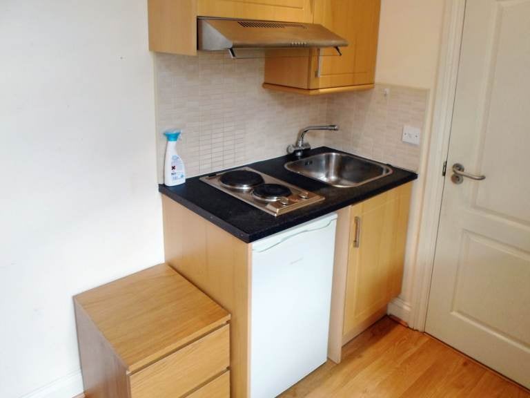 Room Acton Lane in Greater London