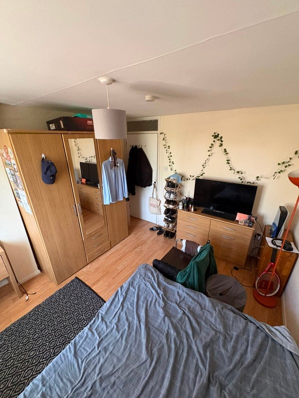 Room Malmesbury Road in Greater London