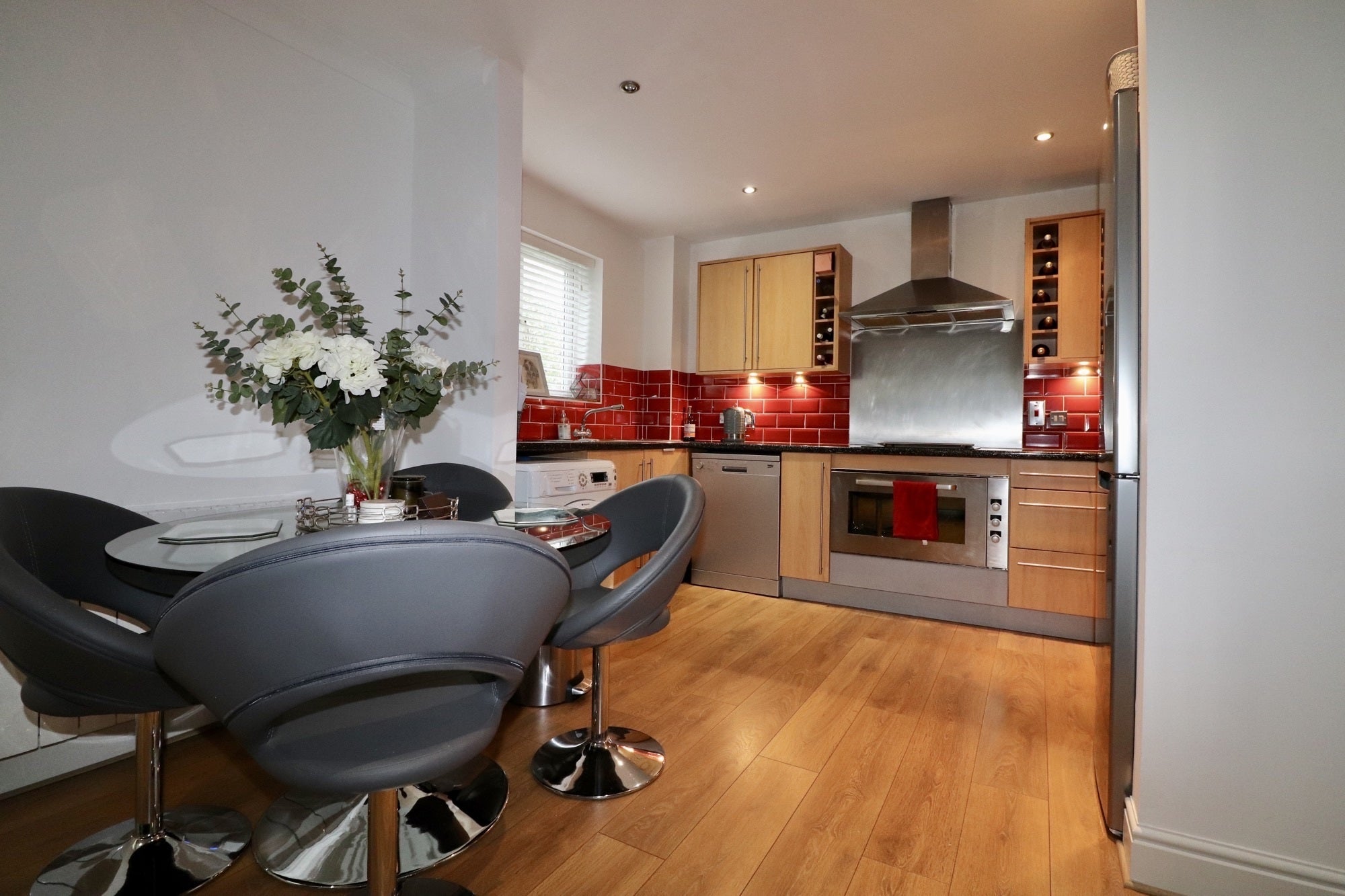 Flat Clarendon Way in Colchester