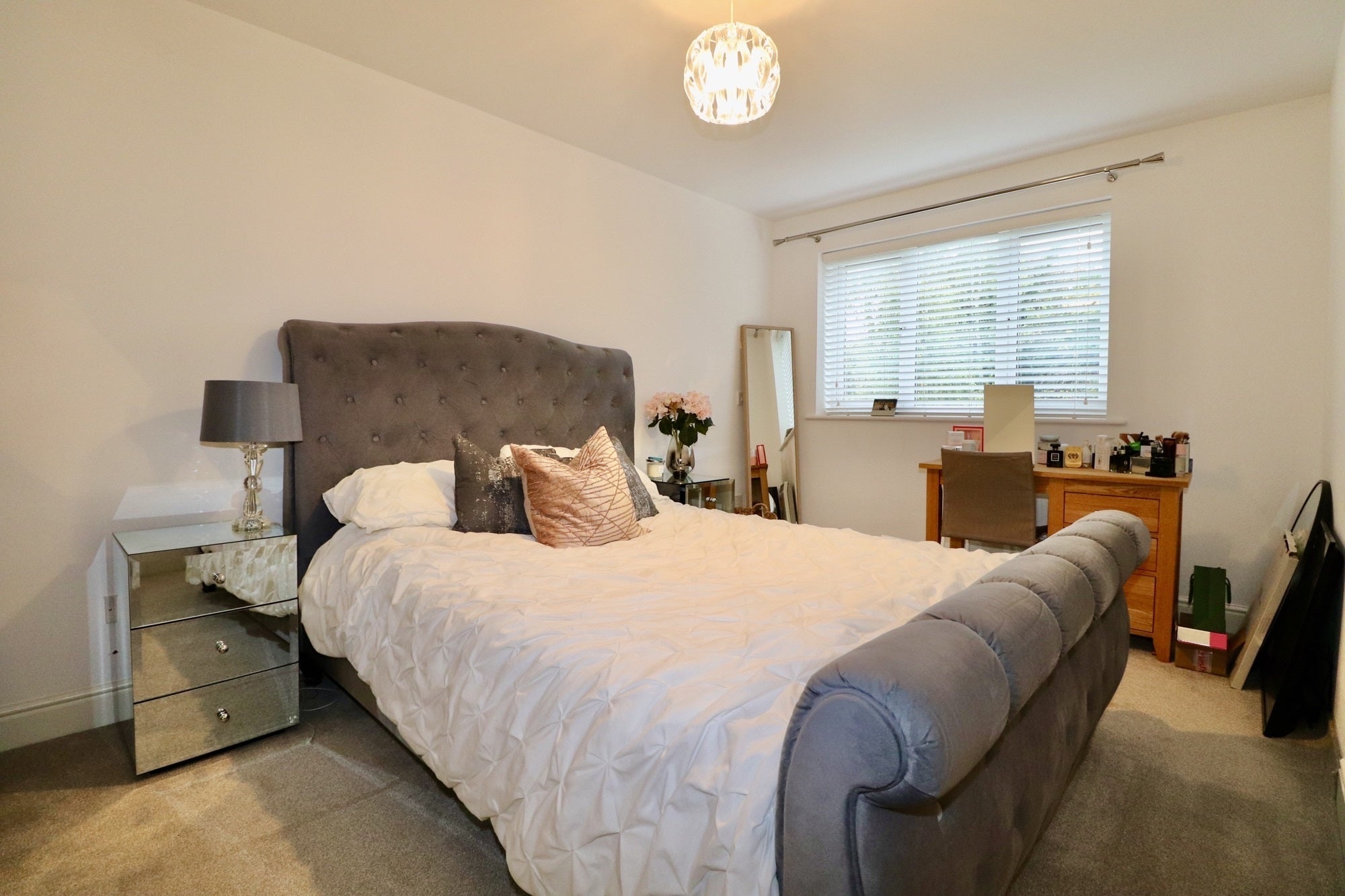 Flat Clarendon Way in Colchester