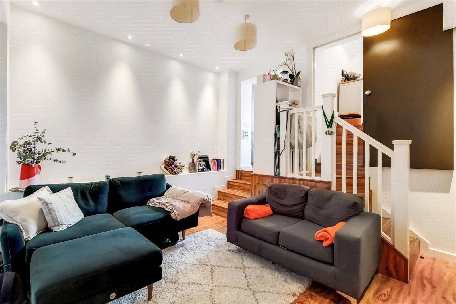 Flat Putney High Street in Greater London