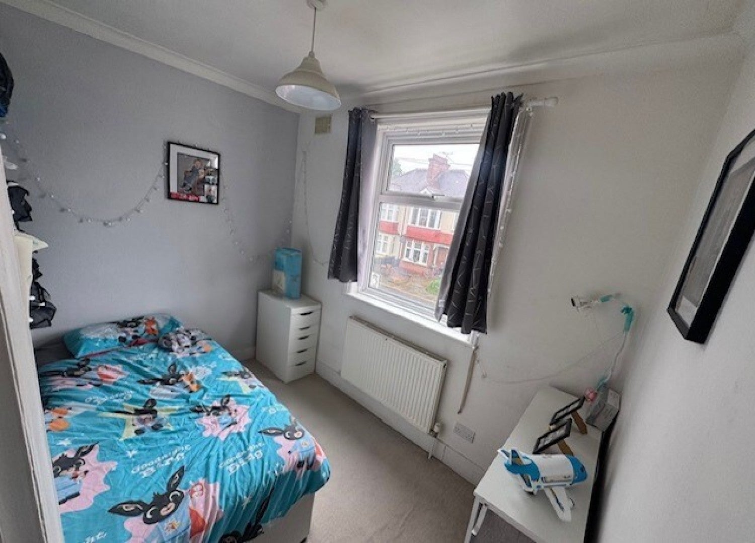 Flat Radnor Avenue in Greater London