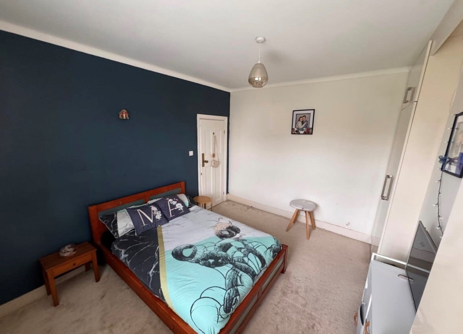 Flat Radnor Avenue in Greater London