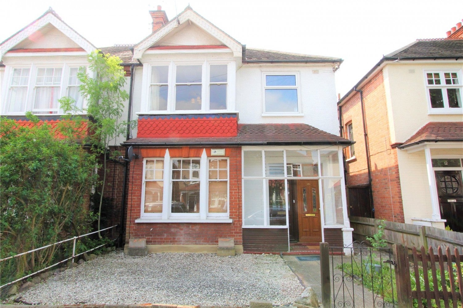 Flat Radnor Avenue in Greater London
