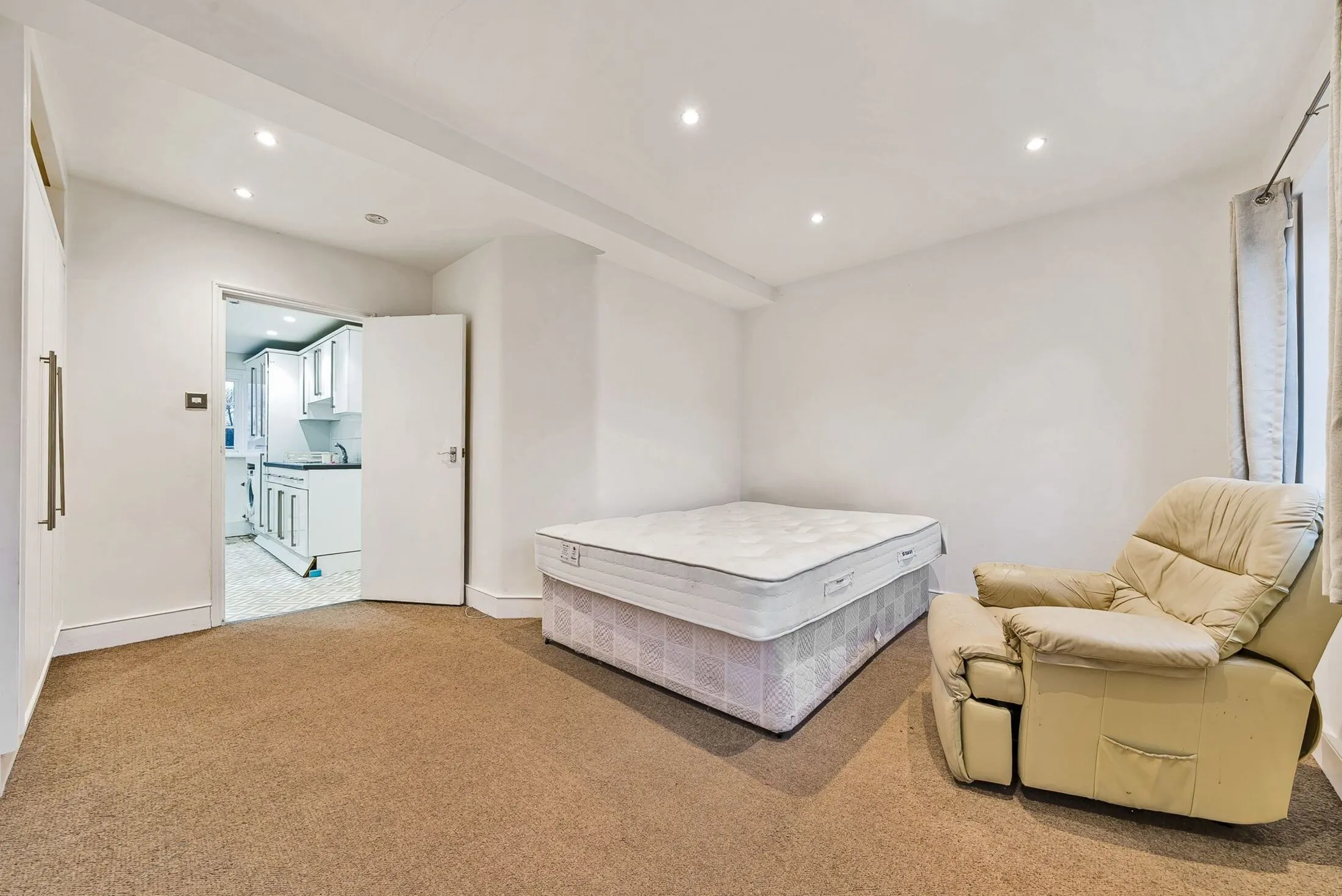 Flat Richmond Road in Greater London