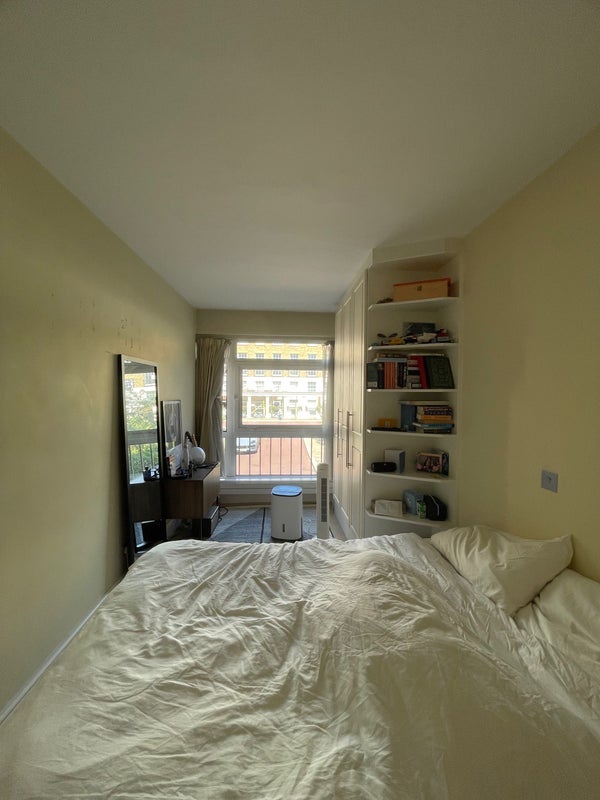 Room York Terrace West in City of Westminster