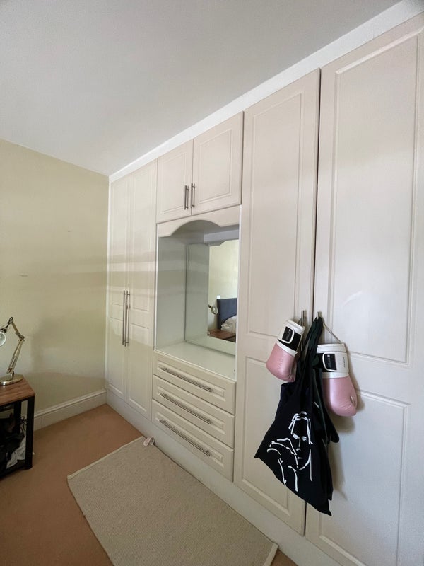 Room York Terrace West in City of Westminster