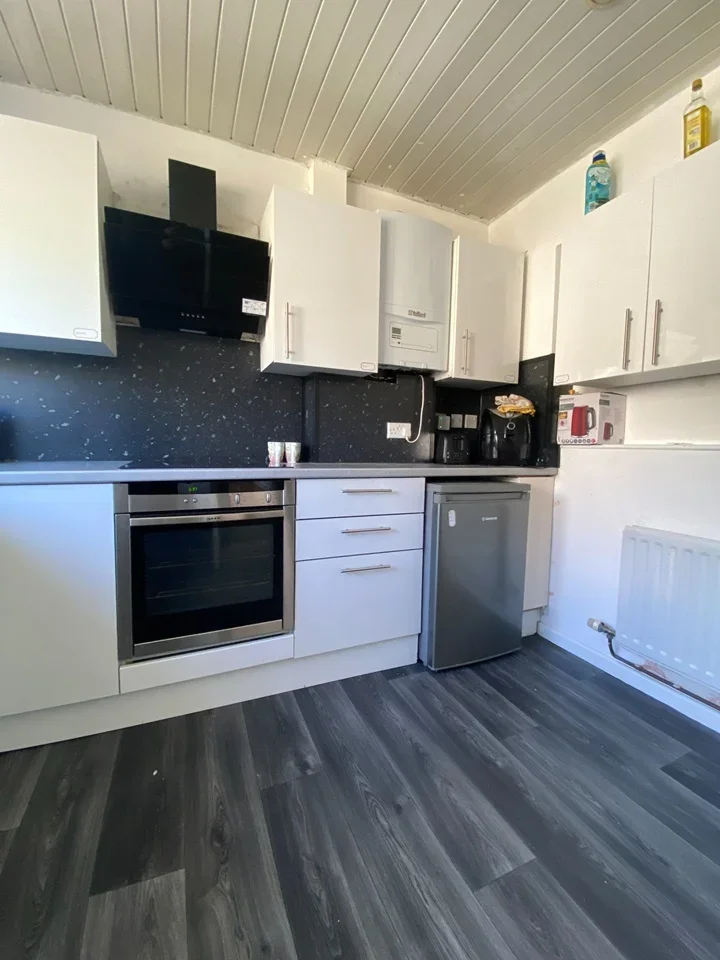 Room Freshland Way in Bristol