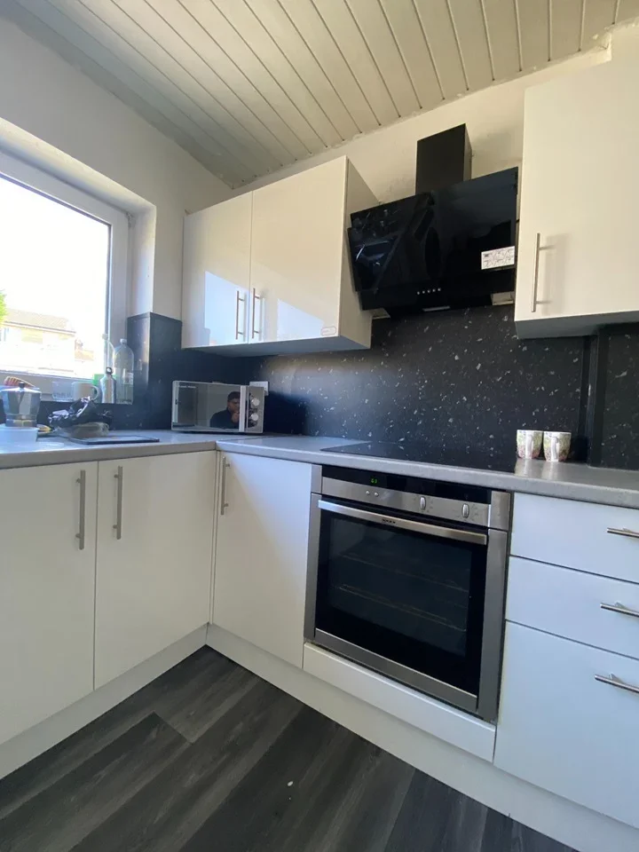 Room Freshland Way in Bristol