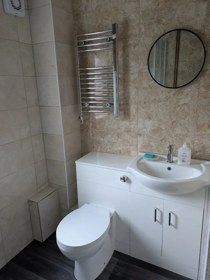 Room Freshland Way in Bristol