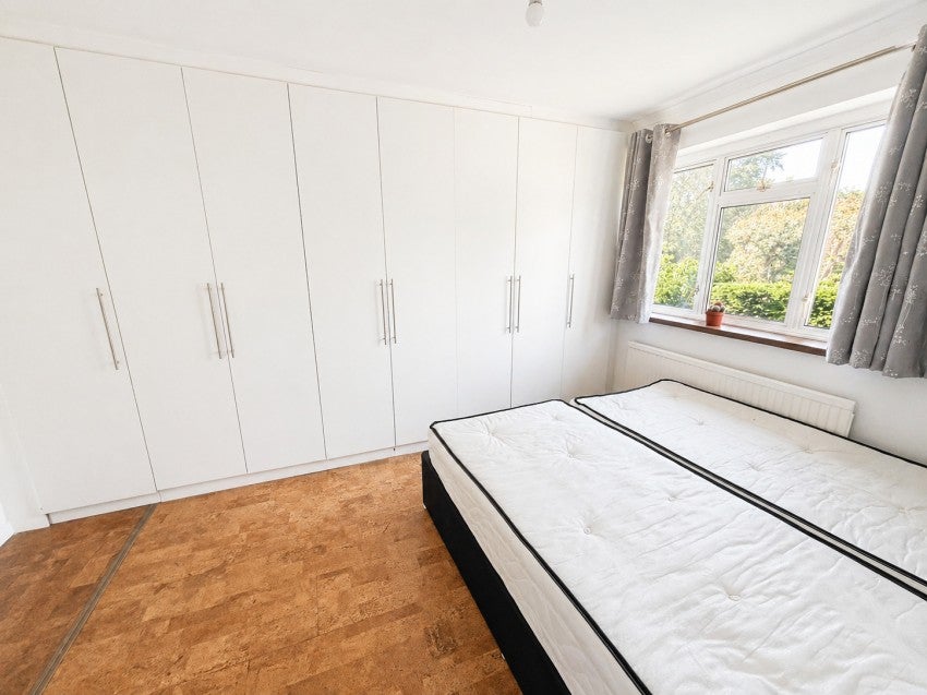 Flat Broadacre in Borough of Spelthorne